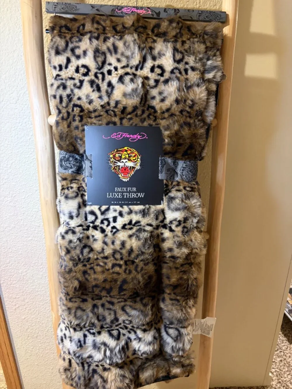 Ed Hardy Leopard Faux Fur Luxe Throw Blanket 50x70 Scalloped Trim NWT